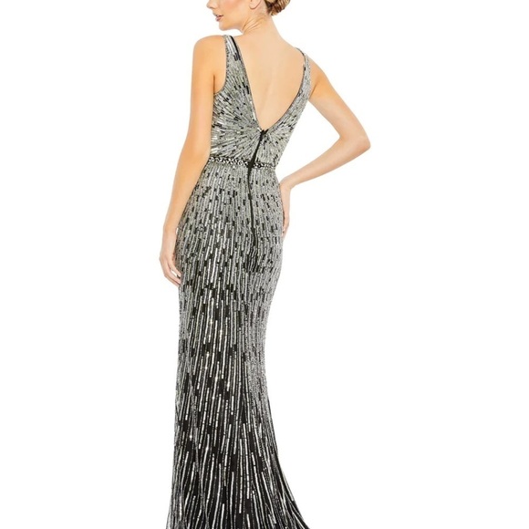 Mac Duggal Size 5483 NWT SEQUIN EMBELLISHED ELEGANT SLEEVELESS EVENING GOWN - Picture 3 of 10